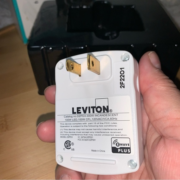 Leviton Plug-in Dimmer W/ Z-Wave Technology *uses Compatible Z-wave Controller - Picture 2 of 5